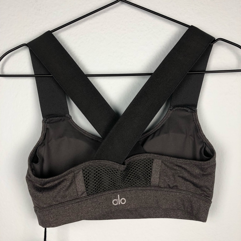 ALO Yoga • Stormy Grey Equalize Padded Sports Bra - Picture 5 of 8